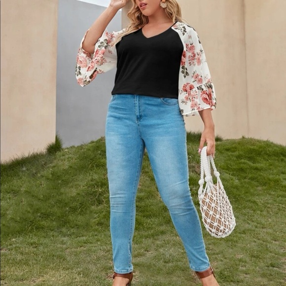 Boho black  V neck floral print sleeve blouse - Picture 4 of 16